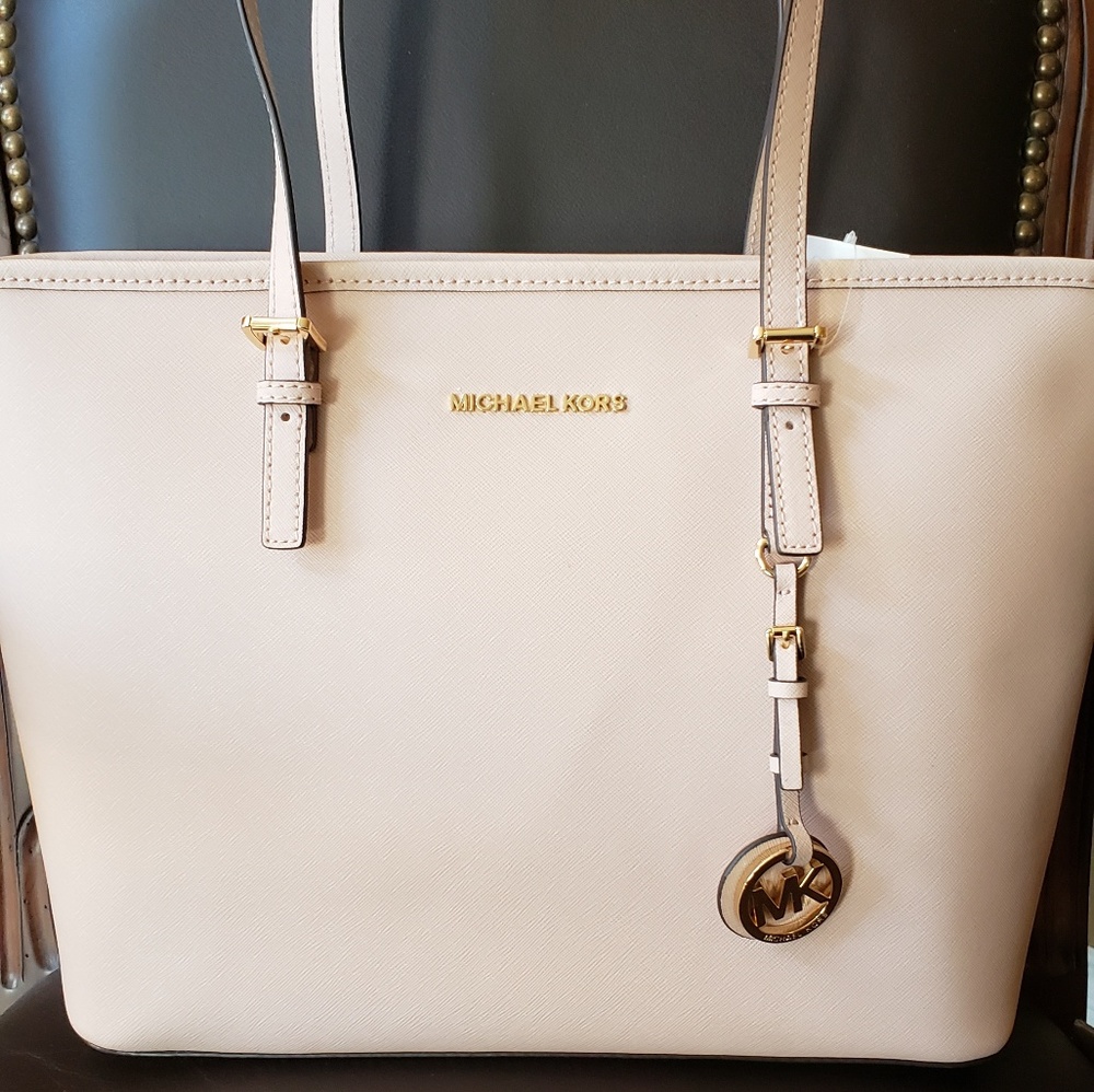 Gorgeous New Michael Kors Handbag